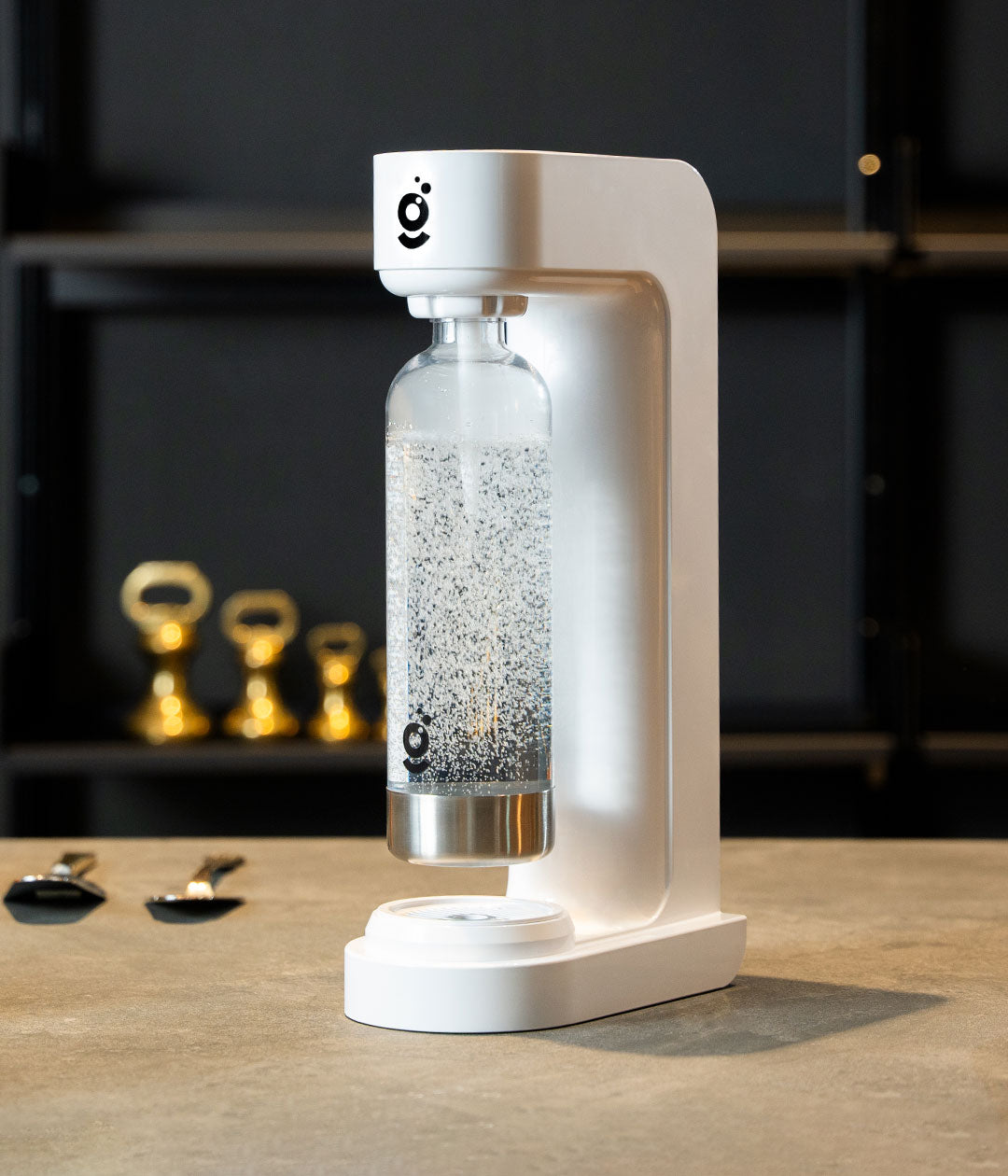Lumi white water carbonator – side view