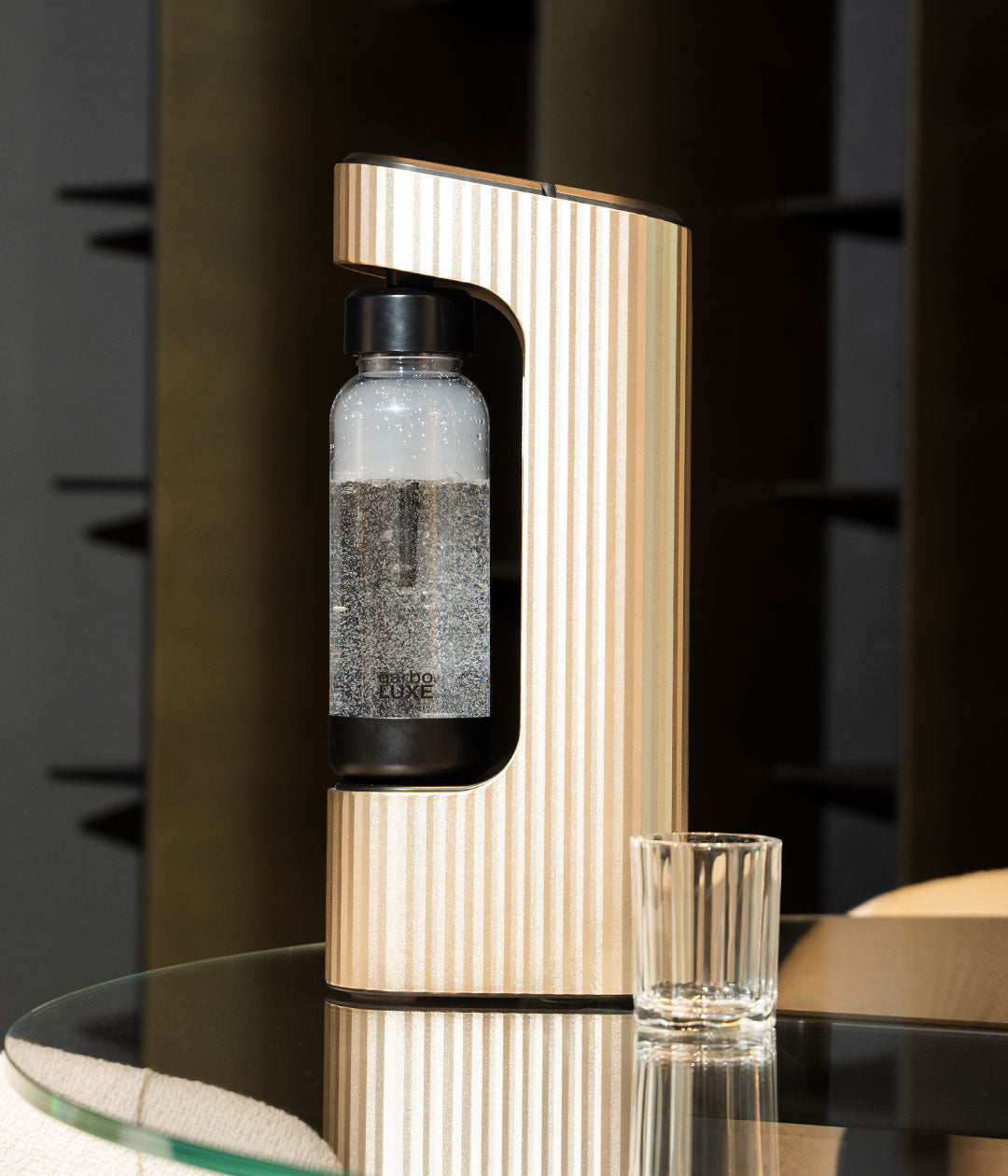 Qarbo gold water carbonator – bottle locking detail